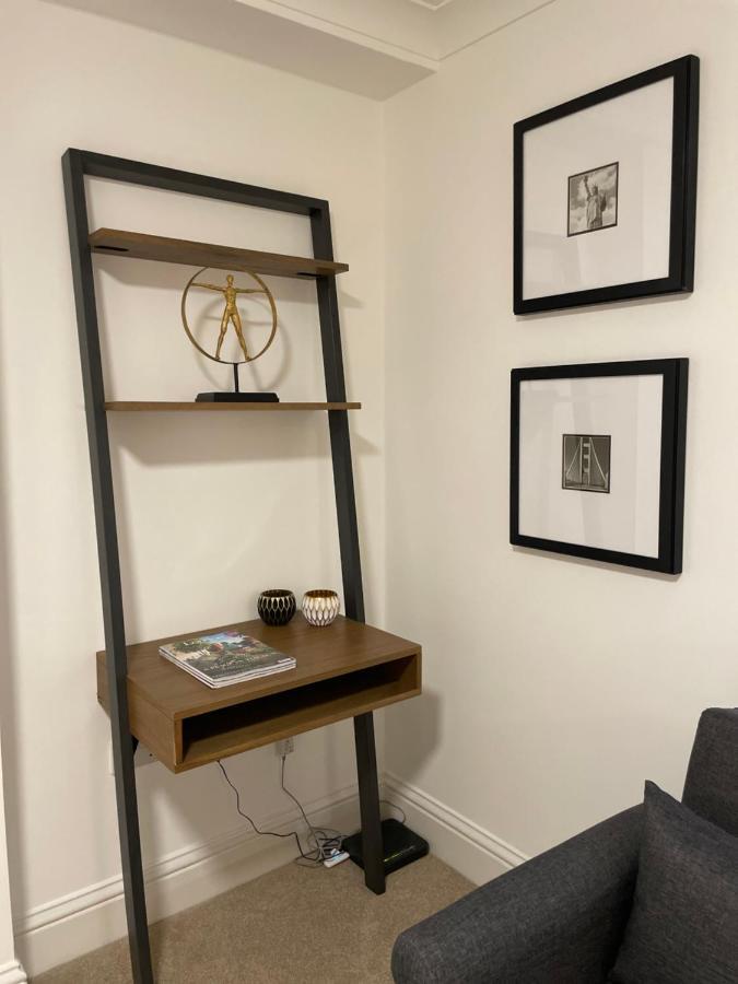 Studio Flat In The Heart Of St. Johns Wood London Eksteriør billede